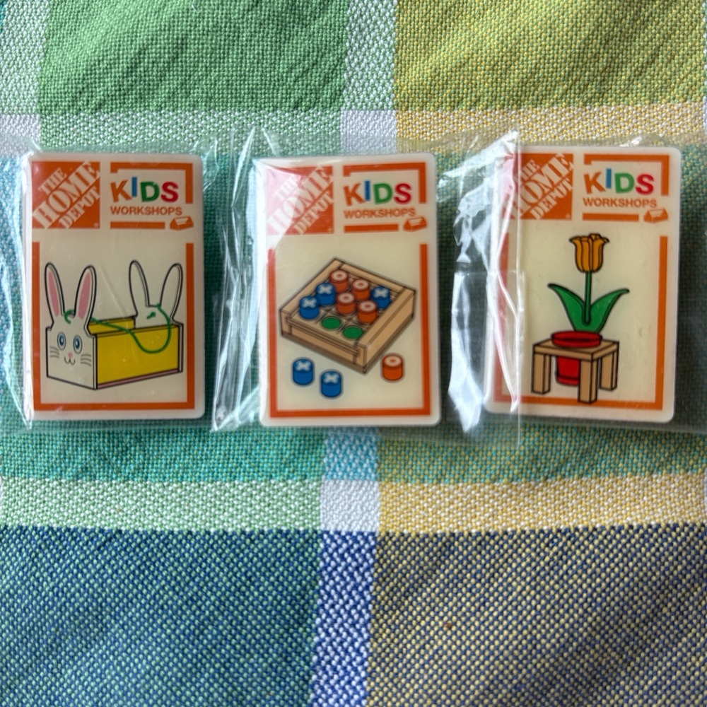 🪛🪓🪚 HOME DEPOT VINTAGE PINS 🪚🪓🪛 - Picture 4 of 16